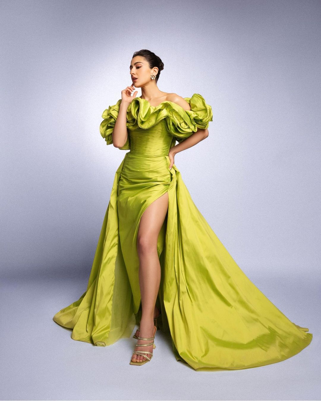 Sara Ali Khan Adds a Splash of Springtime Glamour in a Neon Green Off-Shoulder  Gown for a Photoshoot (View Pics) | 👗 LatestLY